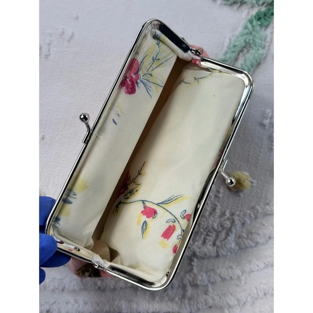 Home-X Pink Floral Canvas Kiss Lock Frame Coin Purse Clutch Bag Rose Print